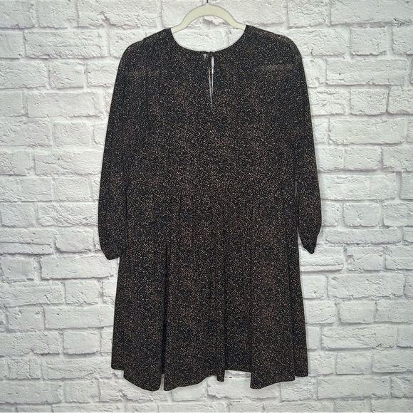 Madewell Crinkle Georgette V-Neck Babydoll Dress in Brushed Texture - Picture 8 of 16